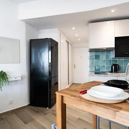 Malagasuite Glow & Pool Apartman Torremolinos